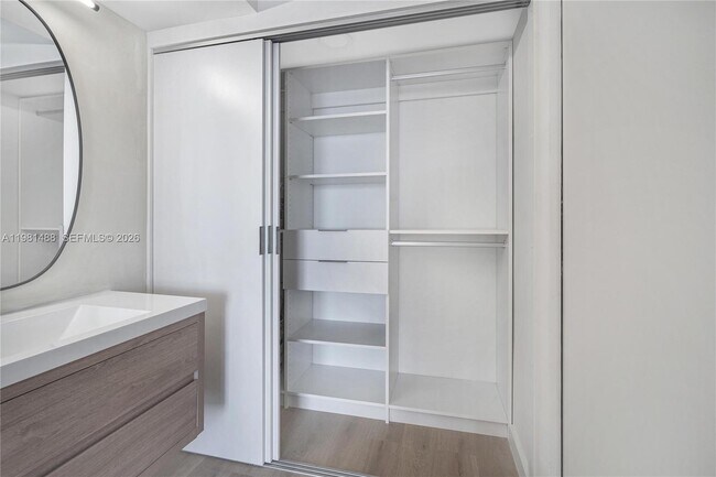 Building Photo - 19101 NE 36th Pl