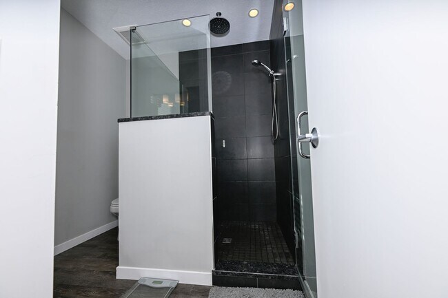 Building Photo - 18875 Riversouth Terrace