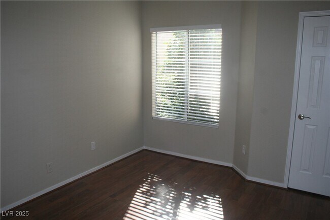 Building Photo - 6480 Annie Oakley Dr