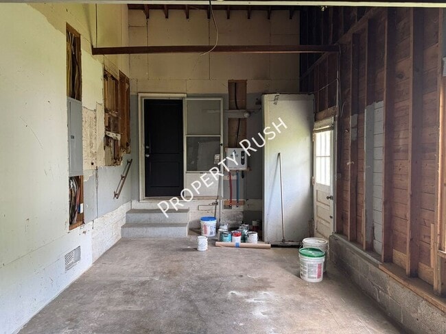 Building Photo - 743 Lanoir St