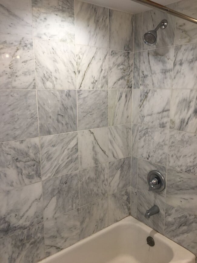 Building Photo - 3 Bed / 1 Bath - Split Level House with Renovated Kitchen in Conshohocken