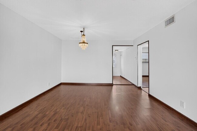 Building Photo - 200 Waterway Dr S