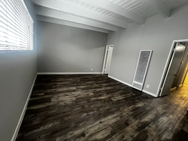 Building Photo - 4014 Emerald St