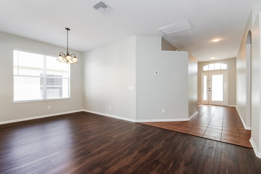 Building Photo - 8204 Abbey Mist Cove