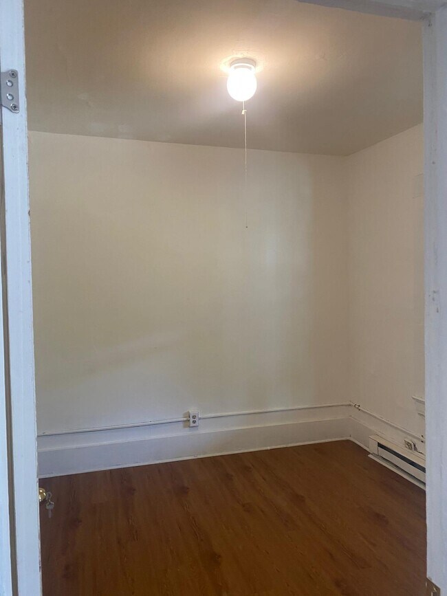 Building Photo - 205 Beecher St