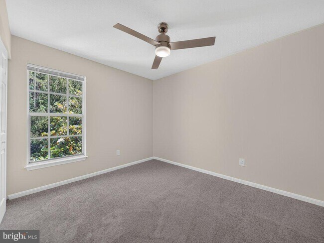 Building Photo - 801 High Plain Dr