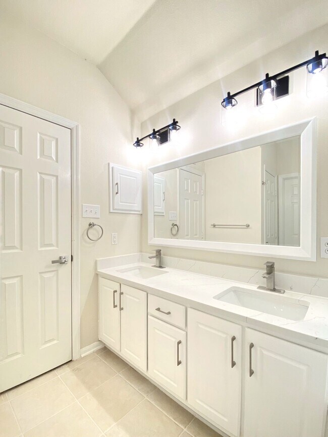 Building Photo - 54 Alderon Woods Pl