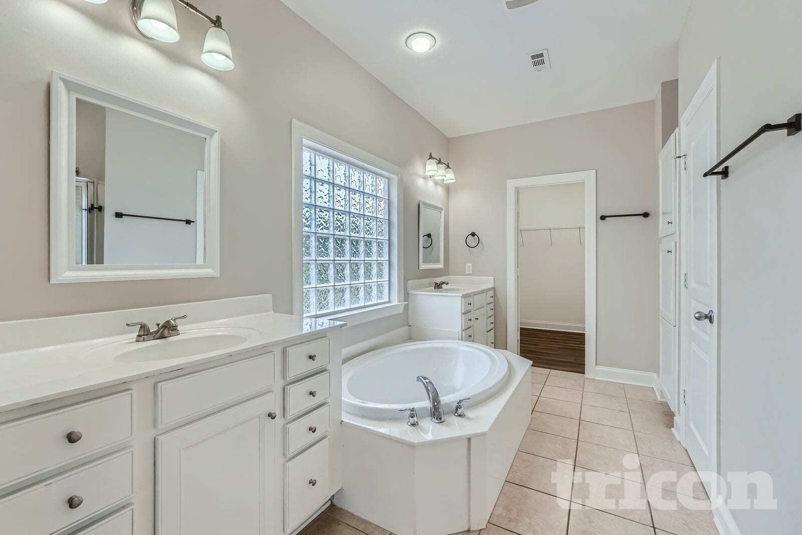 Building Photo - 303 Trillium St NW