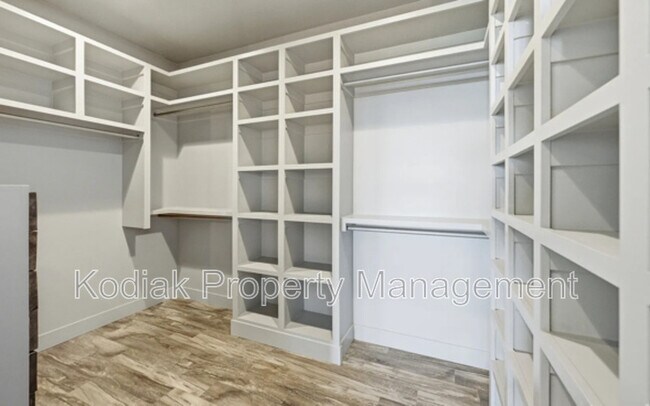 Building Photo - 454 S Buffalo Ranch Rd