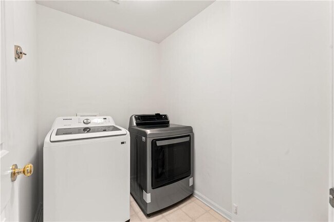 Building Photo - 5087 Wellisford Ct NW
