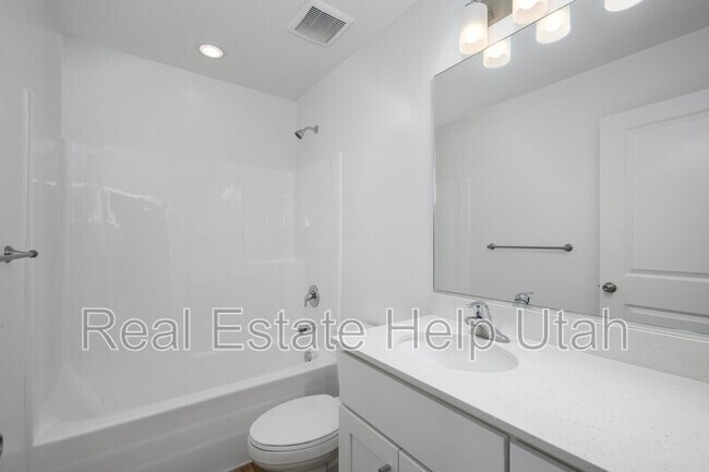 Building Photo - 281 W 1150 N