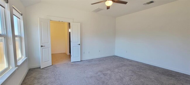 Building Photo - 7606 Pewter Luster Bnd