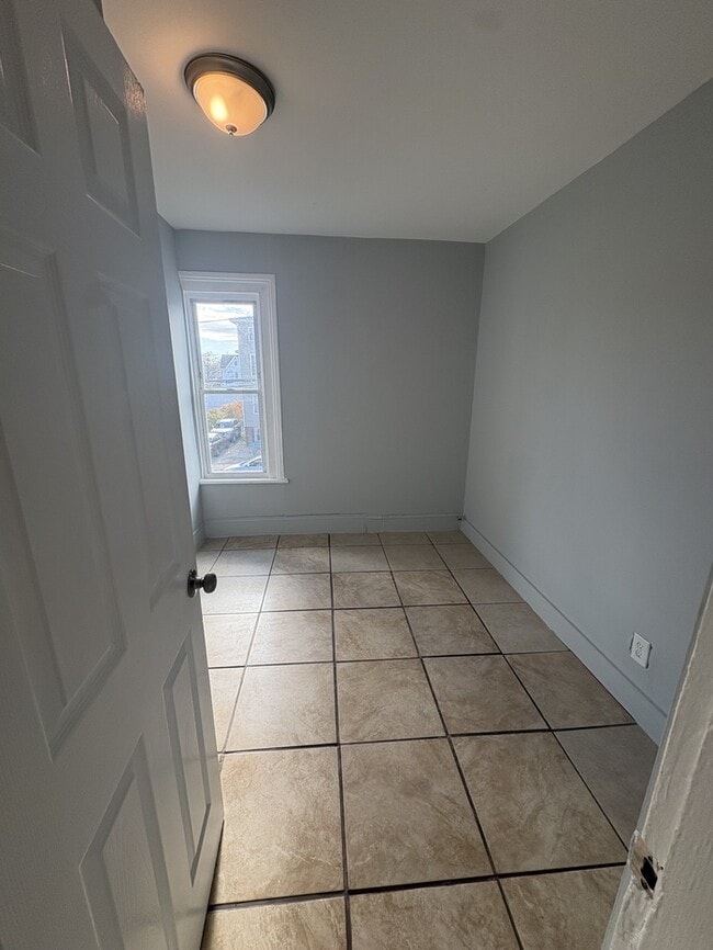 Building Photo - 39 Jane St