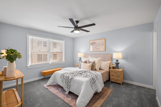 Building Photo - 621 Highland Park Dr