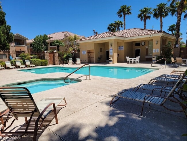 Building Photo - 1050 E Cactus Ave