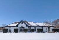 Building Photo - 9410 Garden Woods Dr