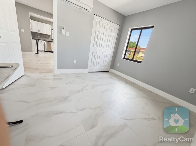 Building Photo - 1456 NE 24th Ct