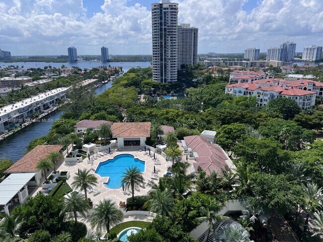 Building Photo - 2600 Island Blvd