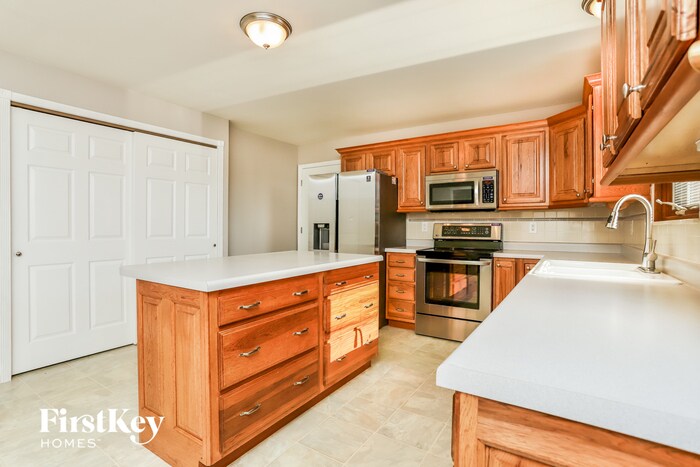 Building Photo - 3105 Hawk Dr