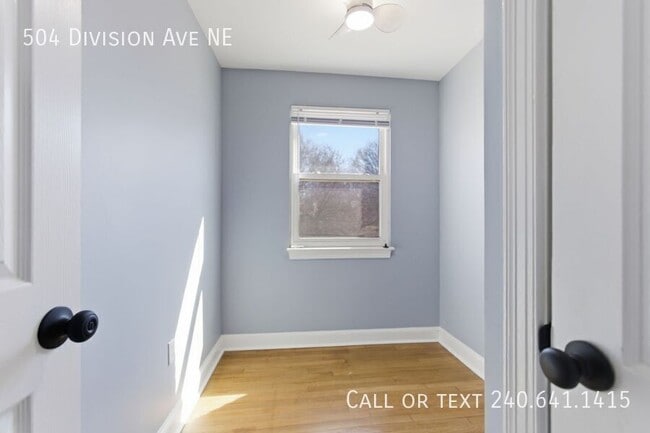 Building Photo - 504 Division Ave NE