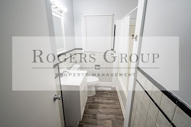 Building Photo - 815 Eastway Dr