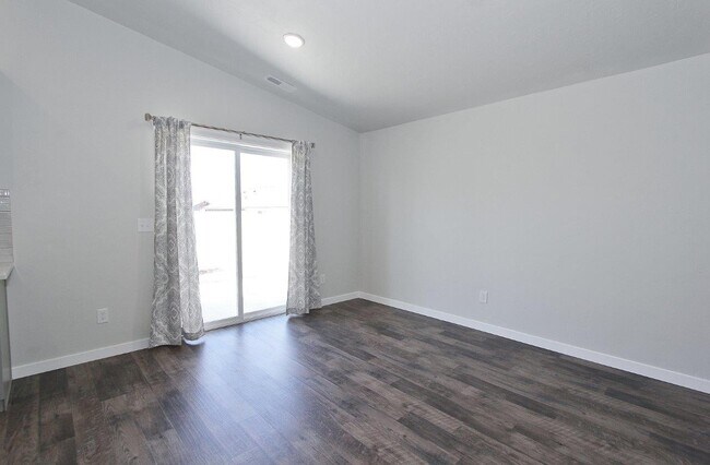 Building Photo - 2255 N Blue Marsh Wy