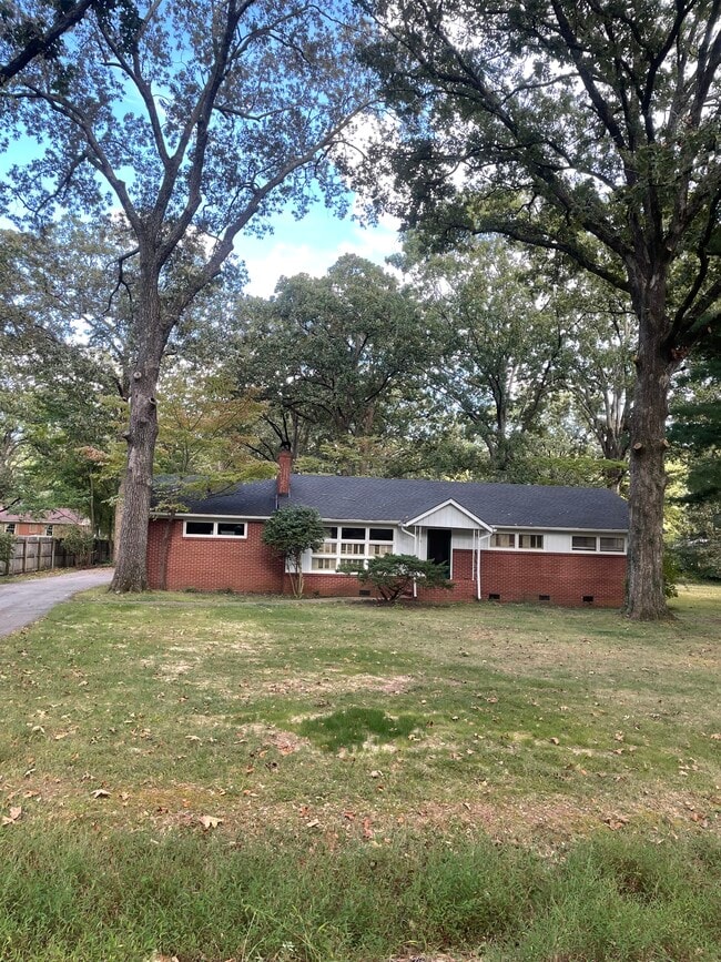 Building Photo - 208 Foxboro Ln