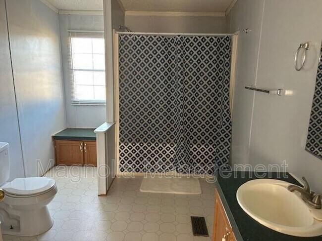 Building Photo - 156 Daffodil Dr