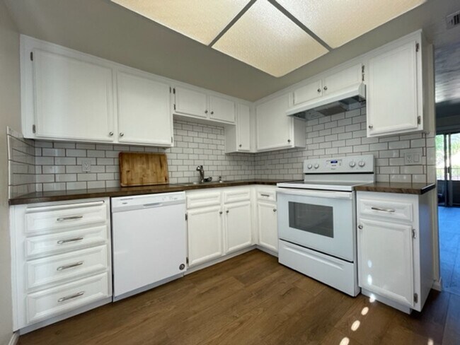 Building Photo - 331 Stone Edge Ct