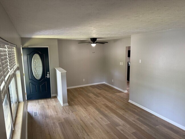 Building Photo - Renovated Rocky Hill Home