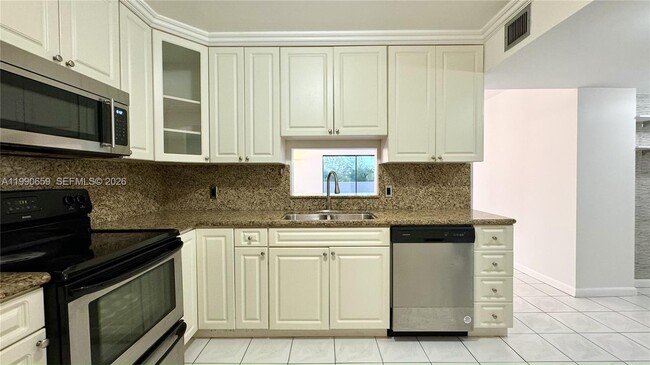 Building Photo - 130 S Shore Dr