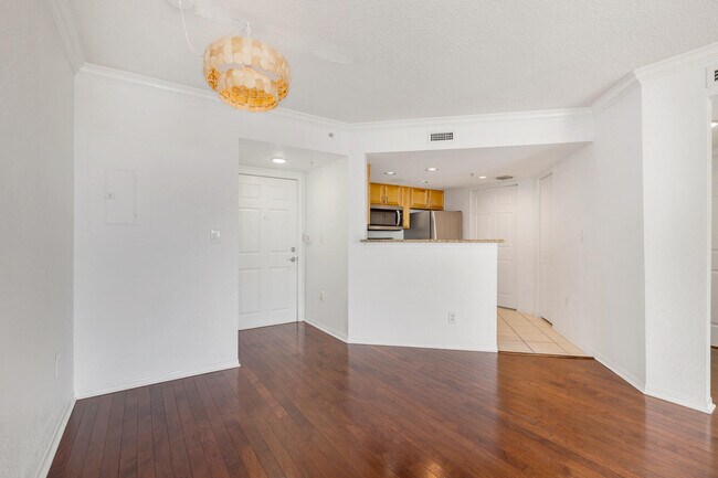 Building Photo - 1801 N Flagler Dr