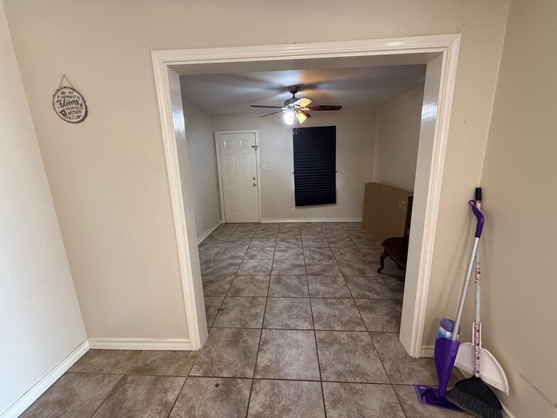Building Photo - 1306 S Aransas St