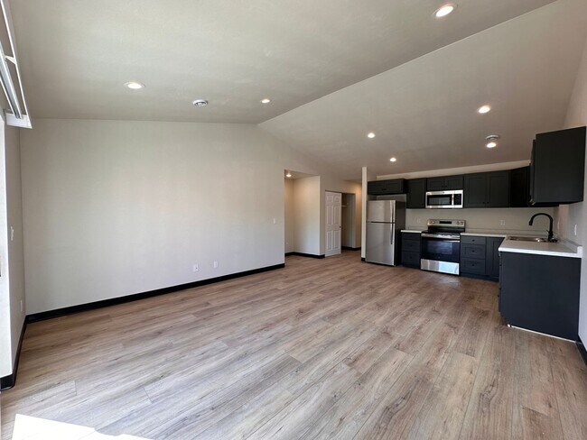 Building Photo - 507-509 Rustic Ridge Drive