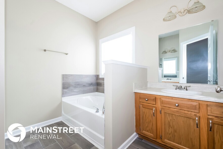 Building Photo - 78 Dawn Ave