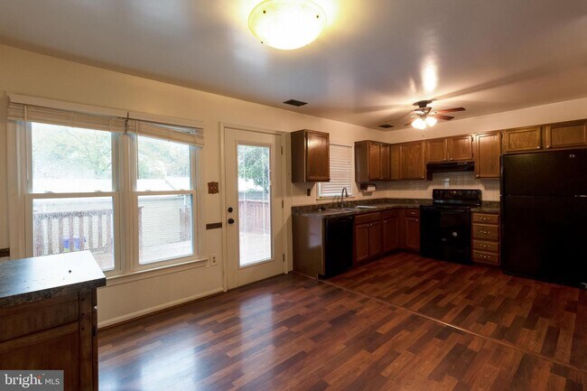 Building Photo - 3935 Wintergreen Pl