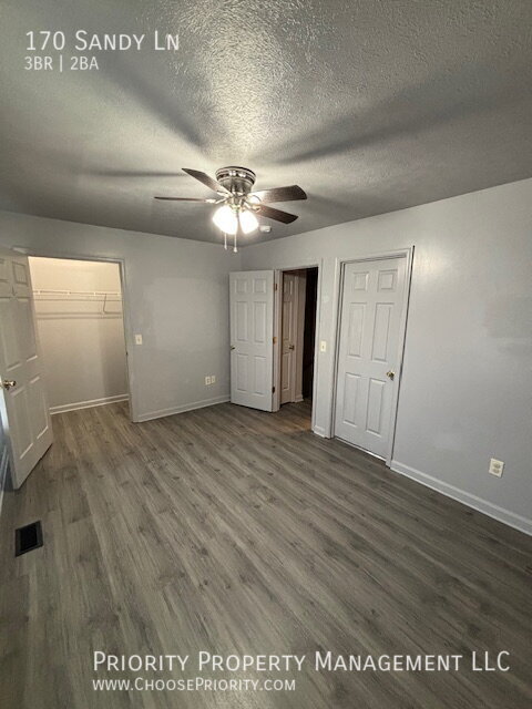 Building Photo - 170 Sandy Ln