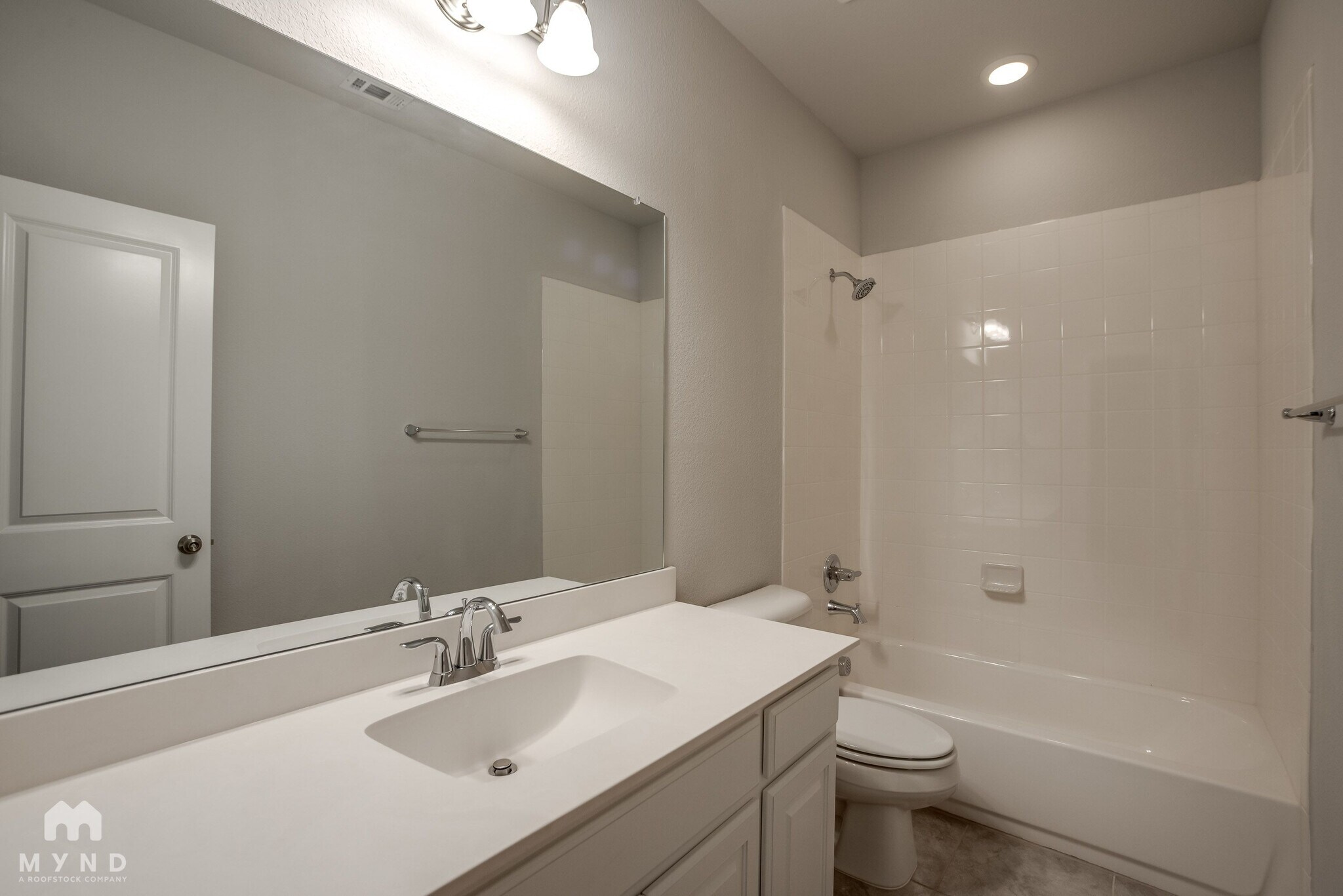 Building Photo - 3313 King Yon Wy