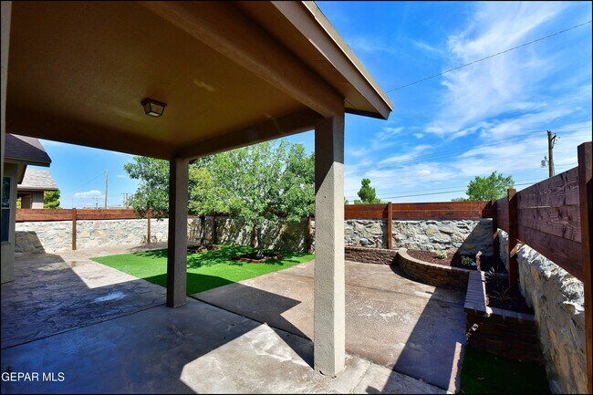 Building Photo - 12569 Wolf Berry Dr