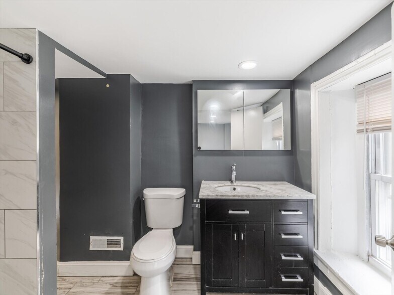 Building Photo - 4205 Main St