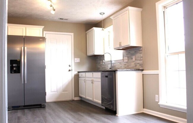 Building Photo - 3837 Meteor Dr