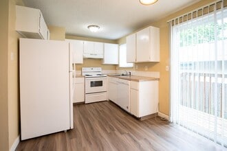 Building Photo - 3542 NE Division St