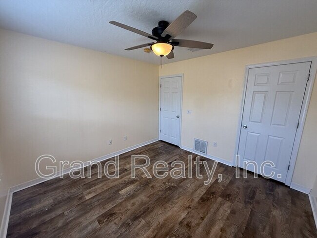 Building Photo - 2096 Andorra St