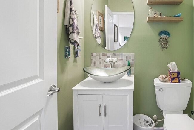 Building Photo - Glenmoor 3BR/2BA – Minutes from Downtown C...