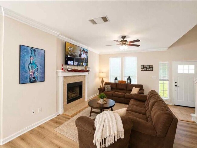 Building Photo - 1716 Ramona Cir