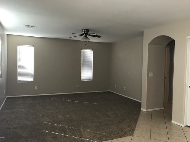 Building Photo - 29252 N Rosewood Dr