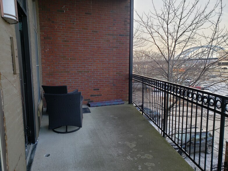 Building Photo - 1623 2nd Ave