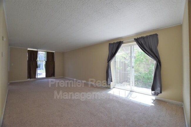 Building Photo - 2111 Lowell Blvd