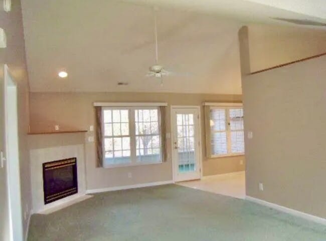 Building Photo - 159 Daleyuhski Way