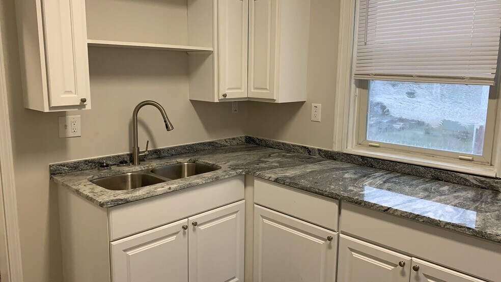 Building Photo - 275 McCormick Plz